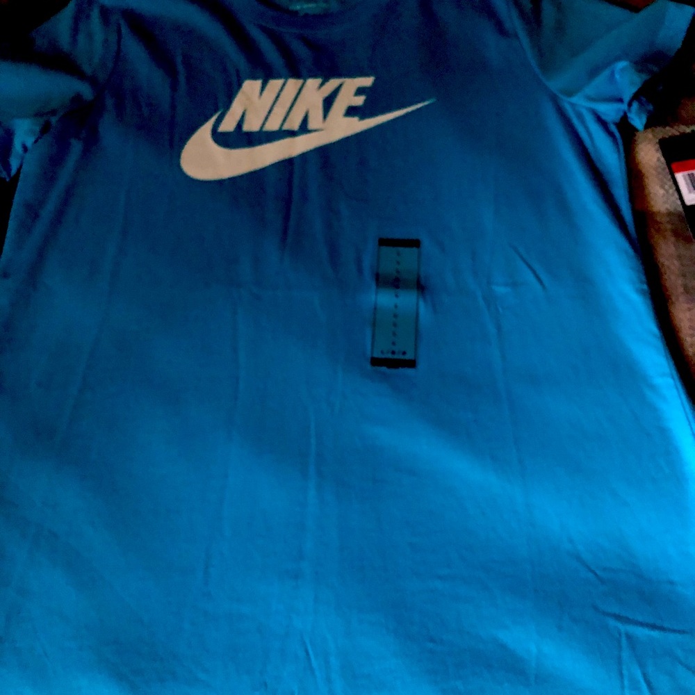 Ladies New W/Tags Nike Tee Shirt